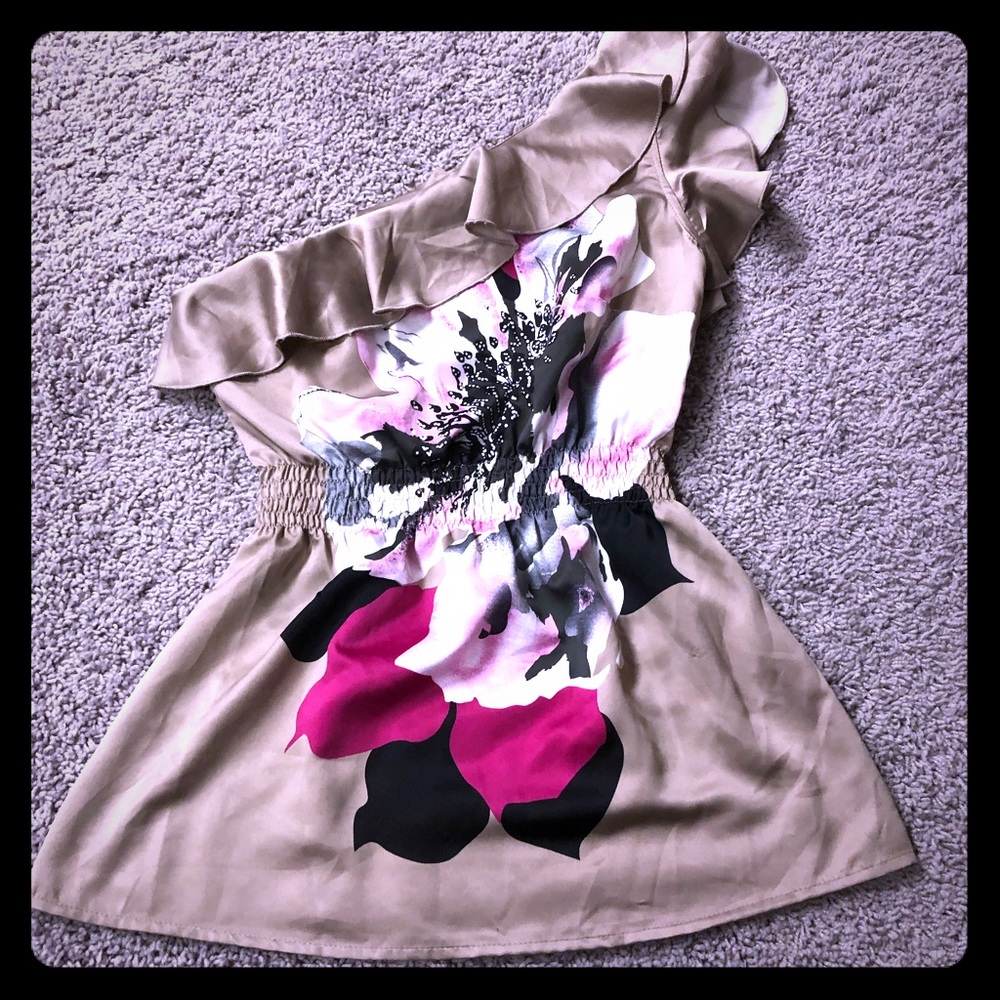 Never worn One shoulder top-Rue 21